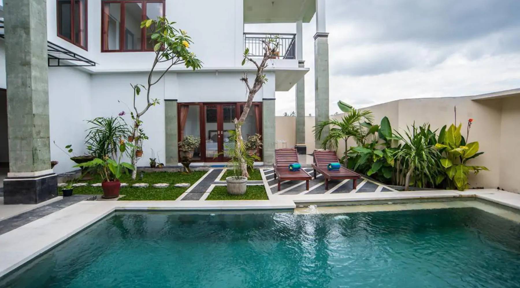 Villa 3 phòng ngủ giá rẻ hồ bơi riêng gần trung tâm Ubud